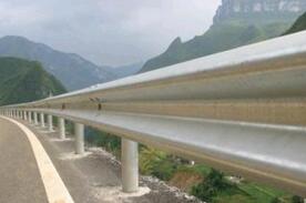 公路護攔的研究方法